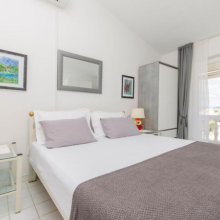 Apartments And Rooms On The Beach Vodice Exterior photo