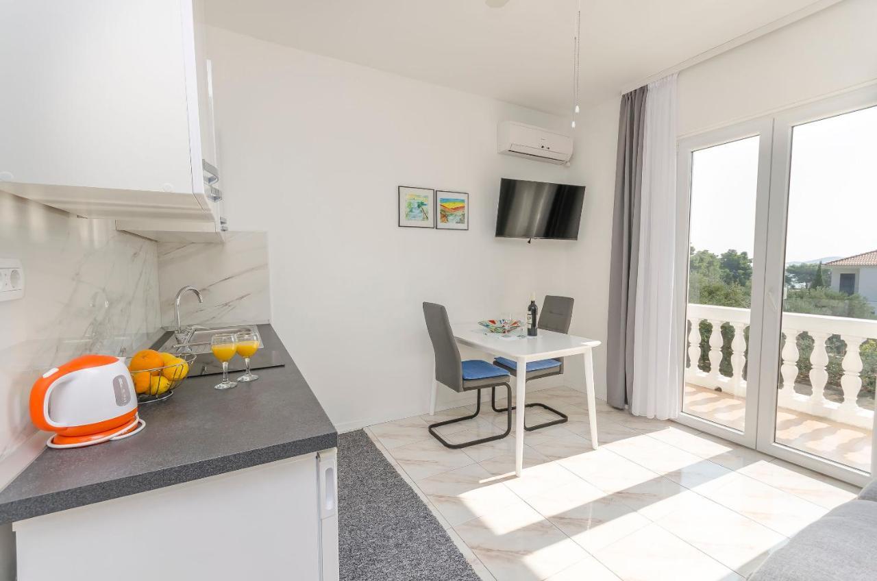 Apartments And Rooms On The Beach Vodice Exterior photo
