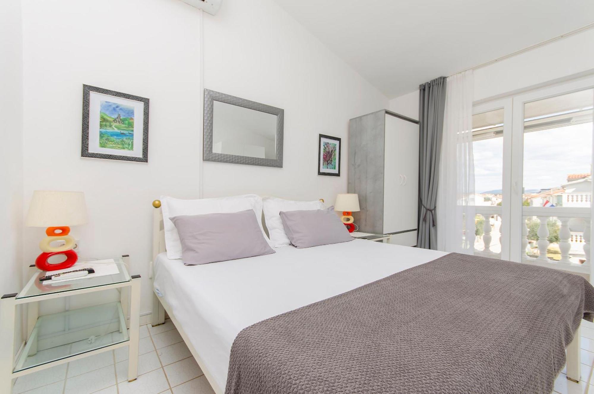 Apartments And Rooms On The Beach Vodice Exterior photo